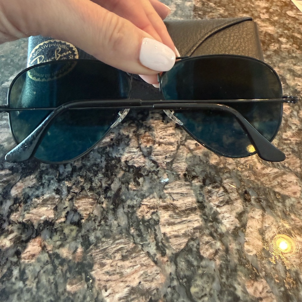 Ray-Ban Classic Black Polarized Aviator Sunglasses - Picture 6 of 9
